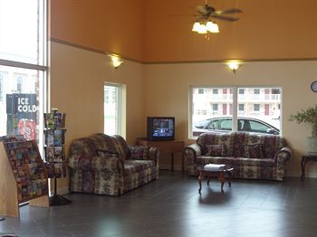 & Lodge Russellville